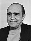 https://upload.wikimedia.org/wikipedia/commons/thumb/a/af/Oscar_Niemeyer_1968.jpg/100px-Oscar_Niemeyer_1968.jpg